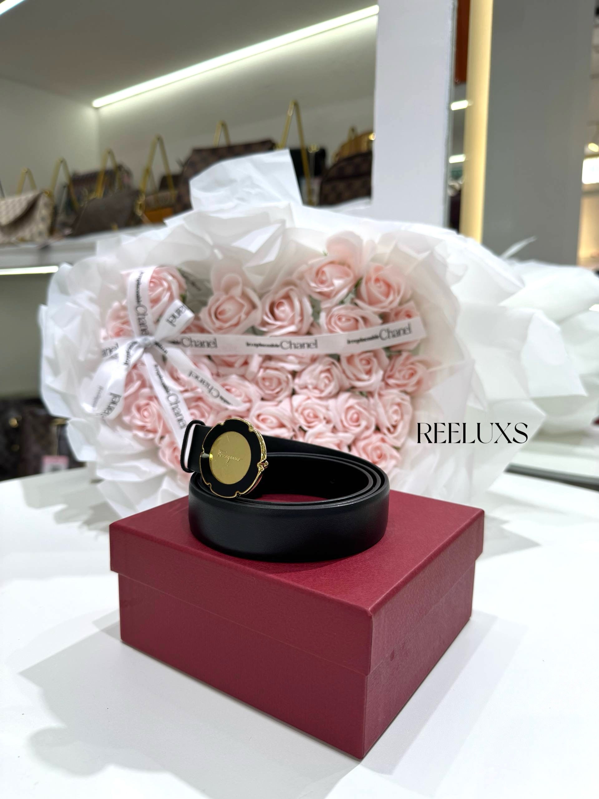 FERRAGAMO Vara Flower Buckle Belt