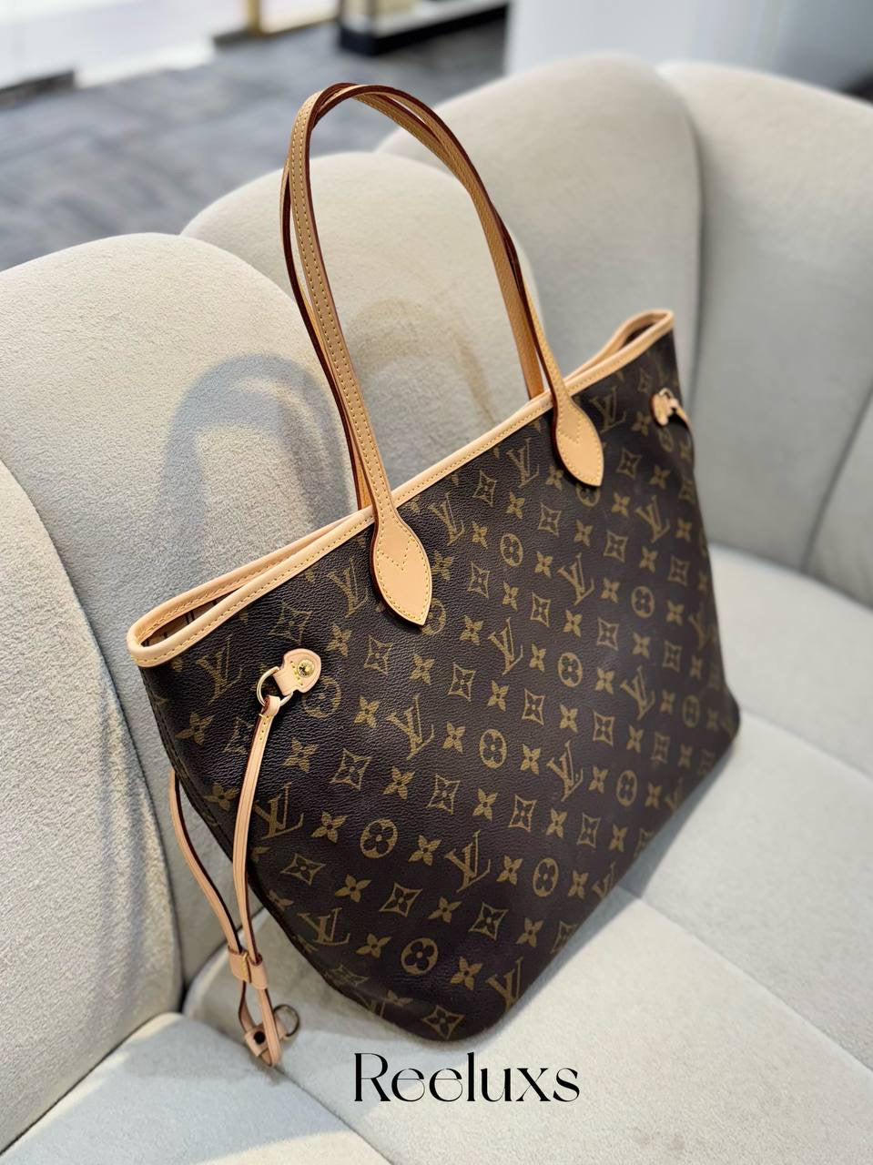 LOUIS VUITTON LV Neverfull MM Monogram Tote Bag