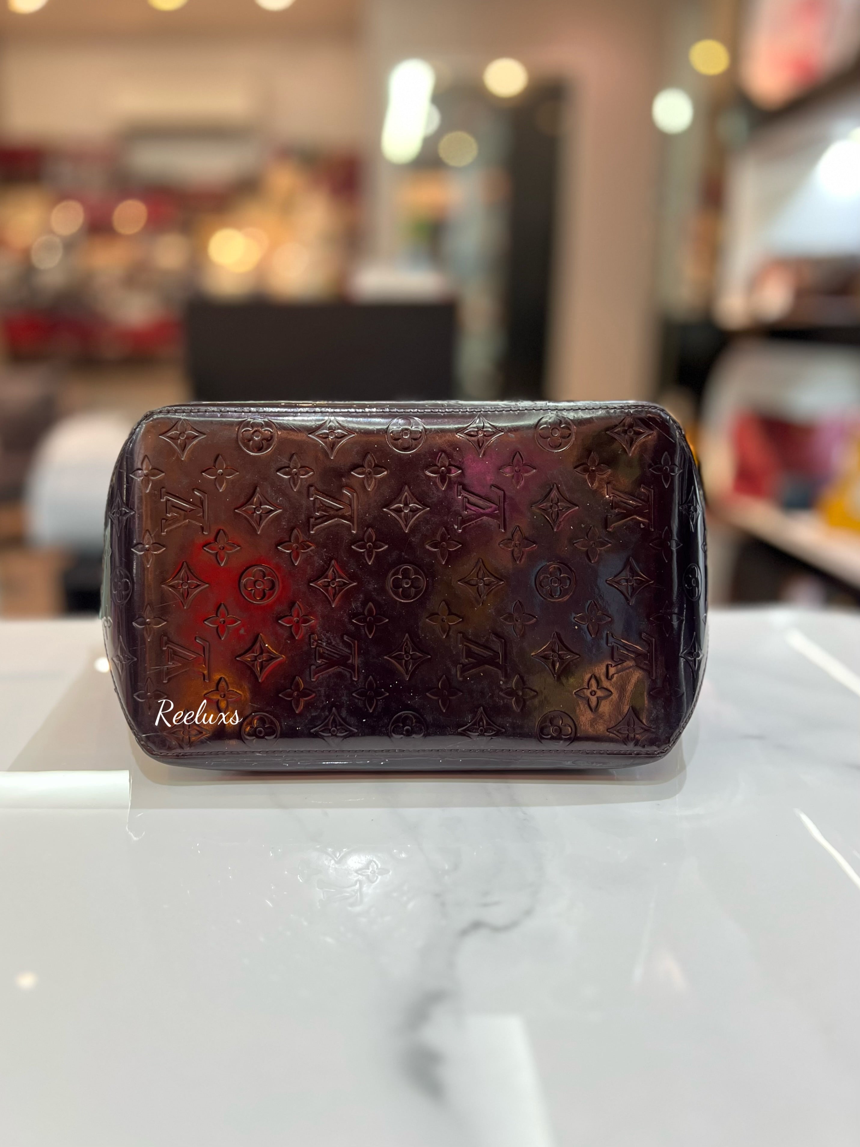 LOUIS VUITTON MM Bellevue Amarante Monogram Vernis Leather In Gold Hardware Women Tote Bag
