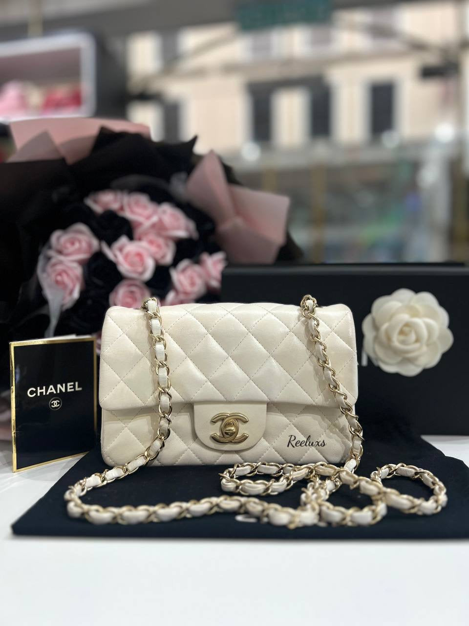 FULL SET CHANEL Timeless / Classique Leather Crossbody  Bag In White With Gold Hardware