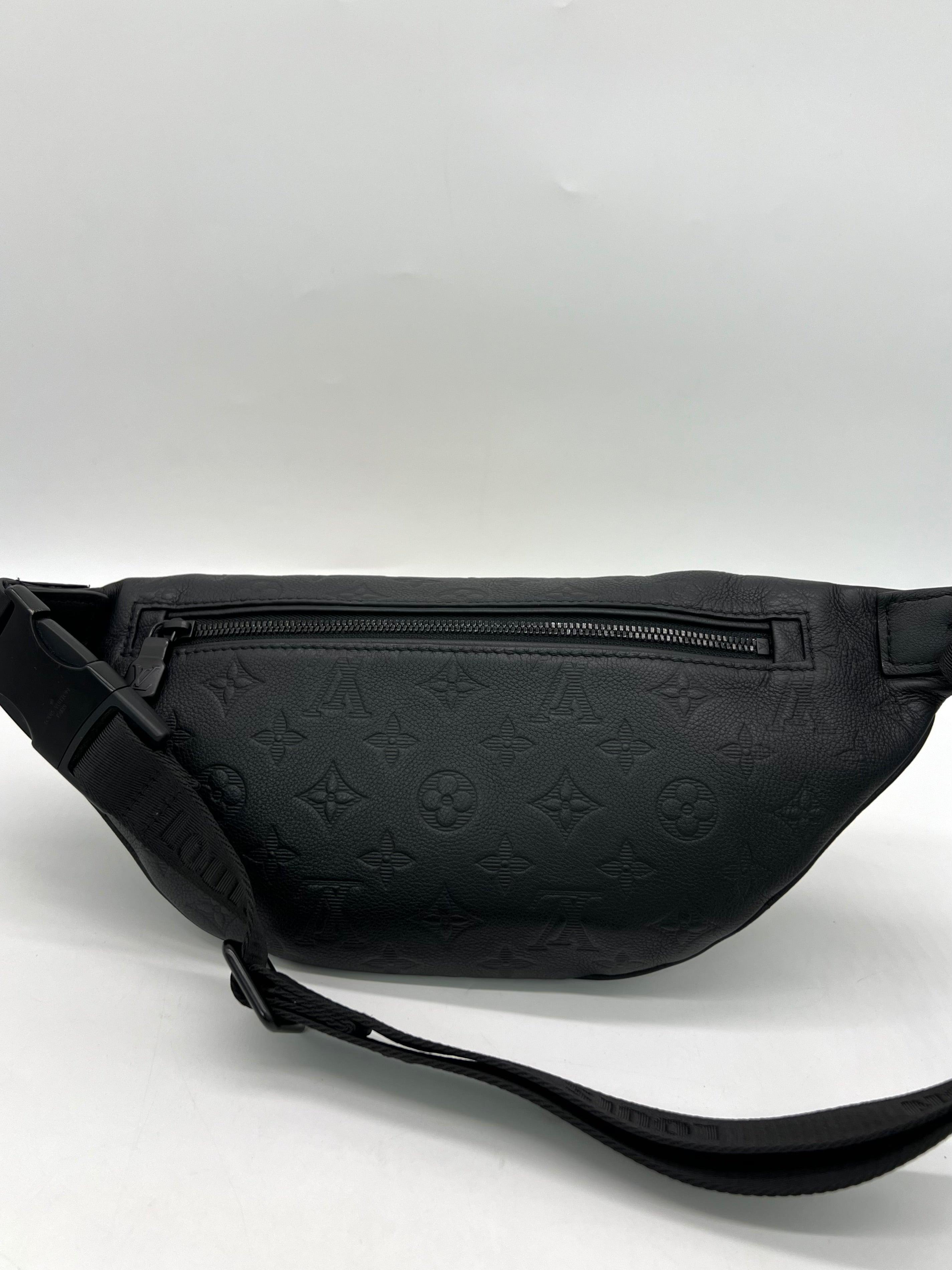 LOUIS VUITTON Discovery Belt Bag Black Leather - Reeluxs 