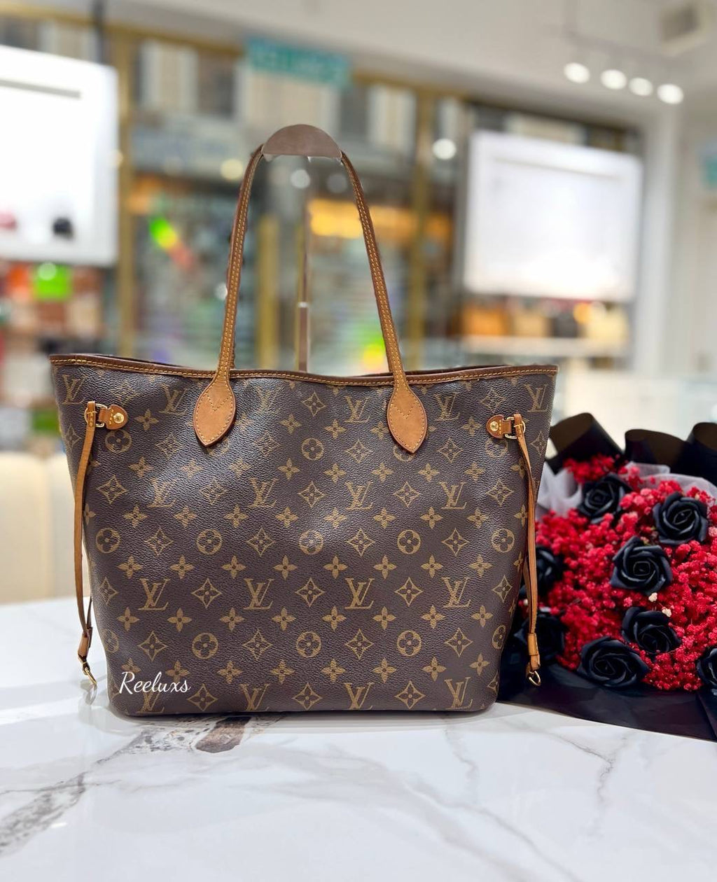 LOUIS VUITTON LV Monogram Neverfull MM Tote Handbag