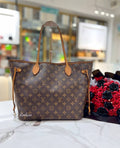 LOUIS VUITTON LV Monogram Neverfull MM Tote Handbag