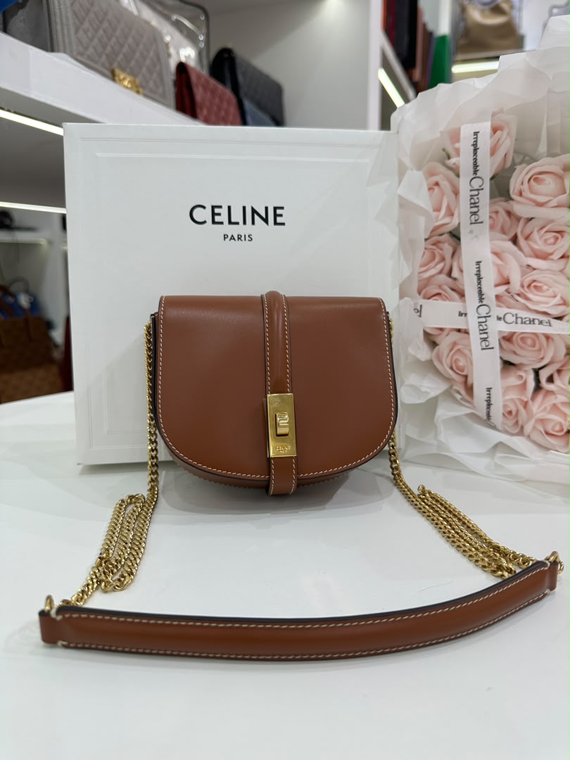 CELINE Small 16 Wallet On Chain (WOC)