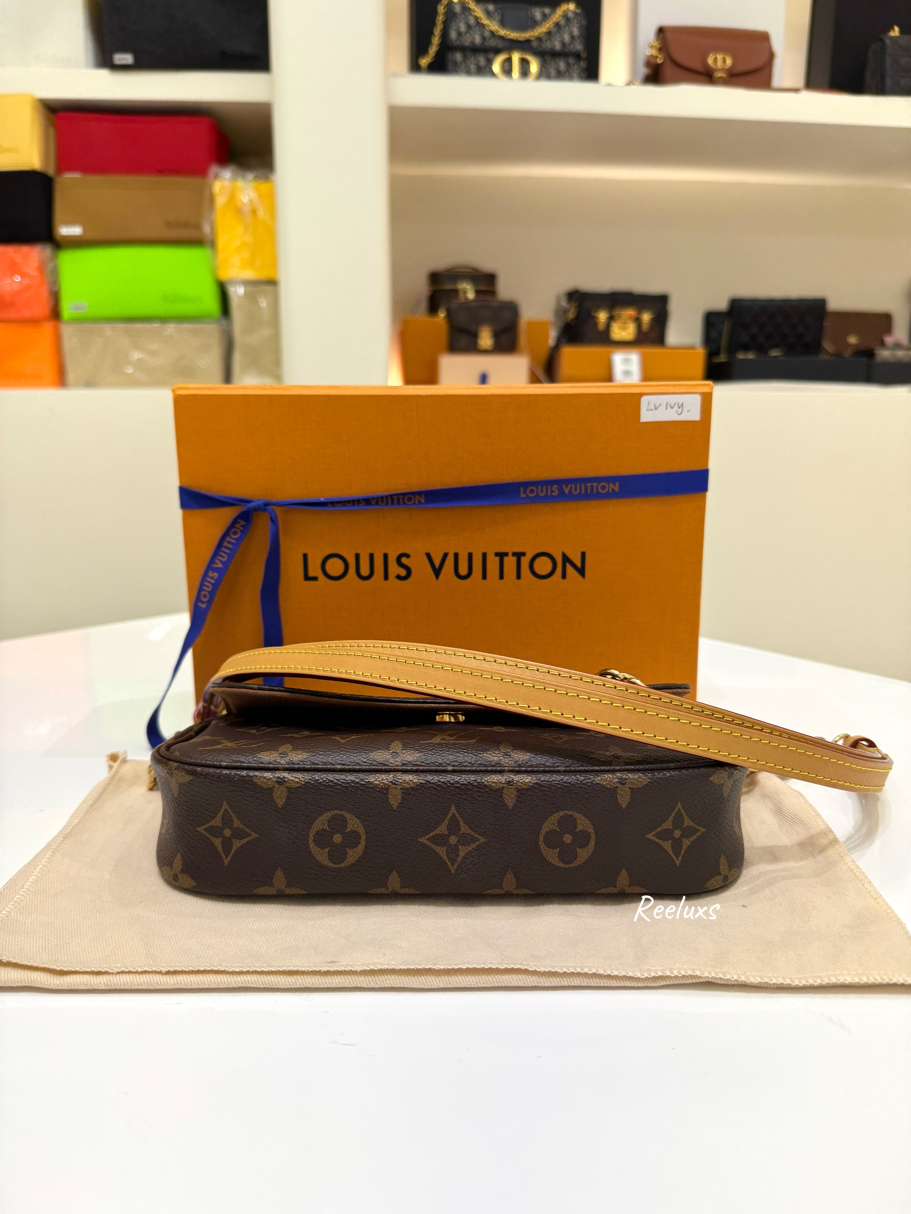 LOUIS VUITTON LV Wallet On Chain Ivy Monogram Canvas Shoulder Bag