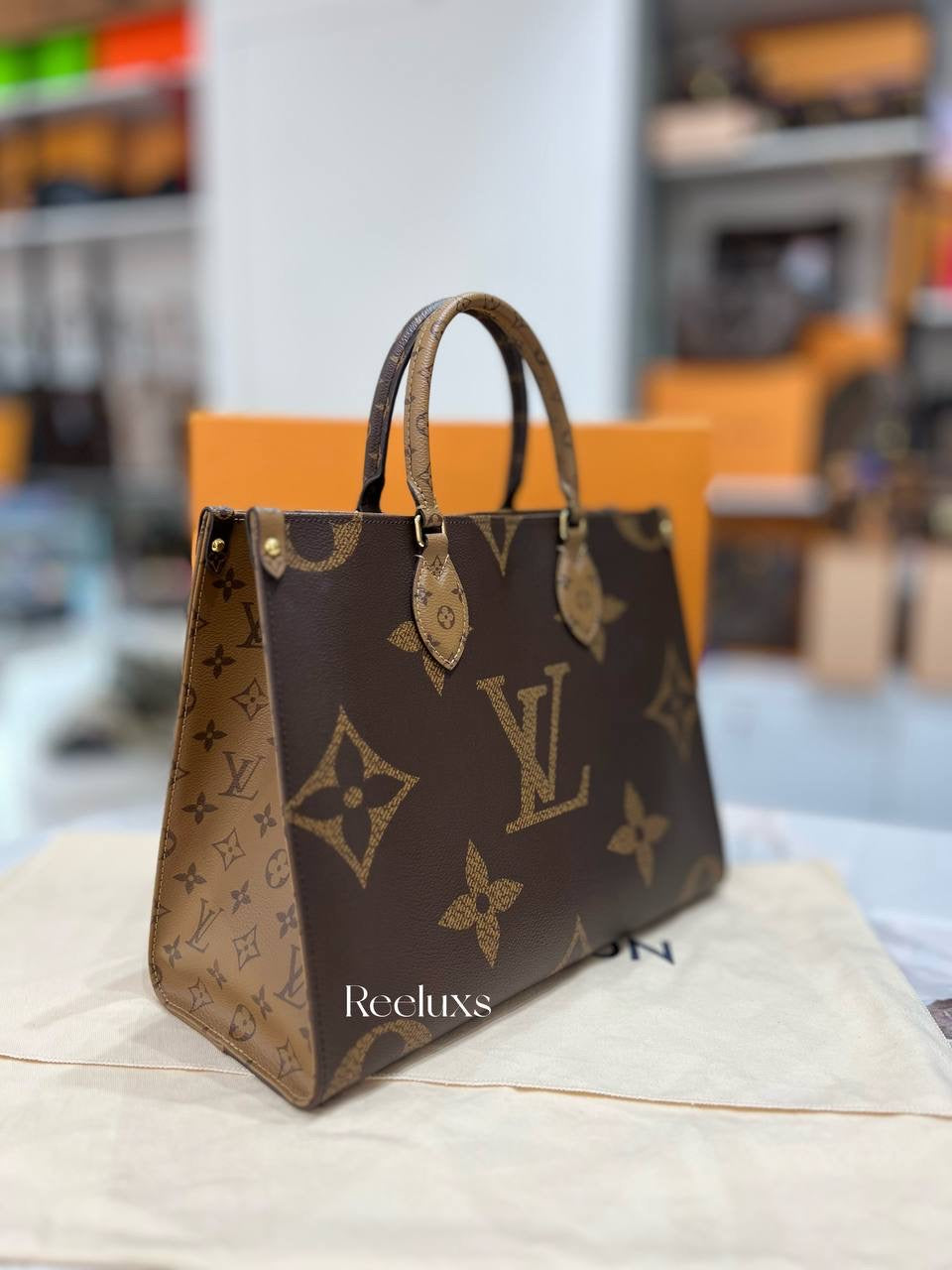 LOUIS VUITTON OnTheGo MM Tote Bag