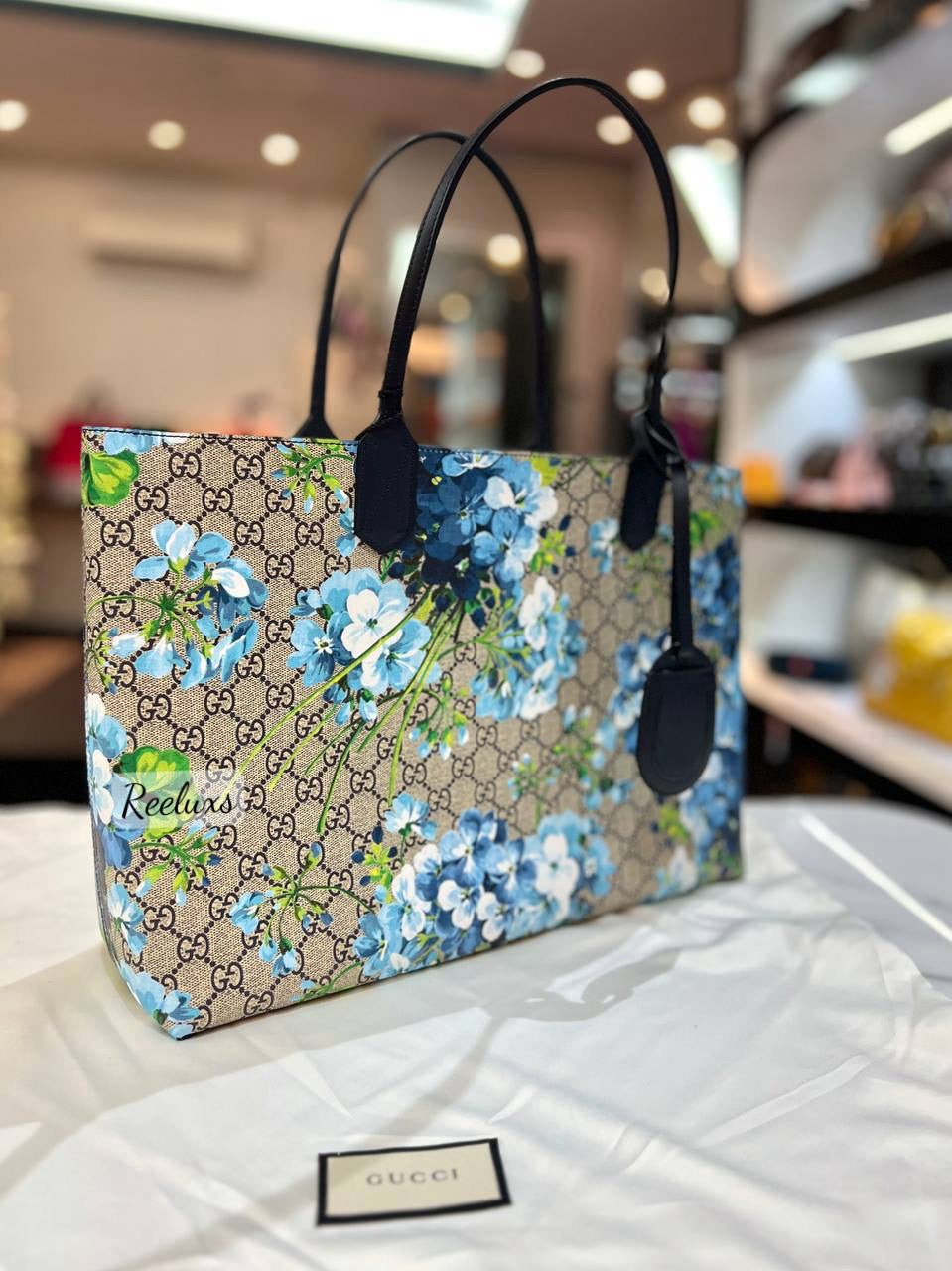GUCCI GG Supreme Monogram Blooms Reversible Tote Bag