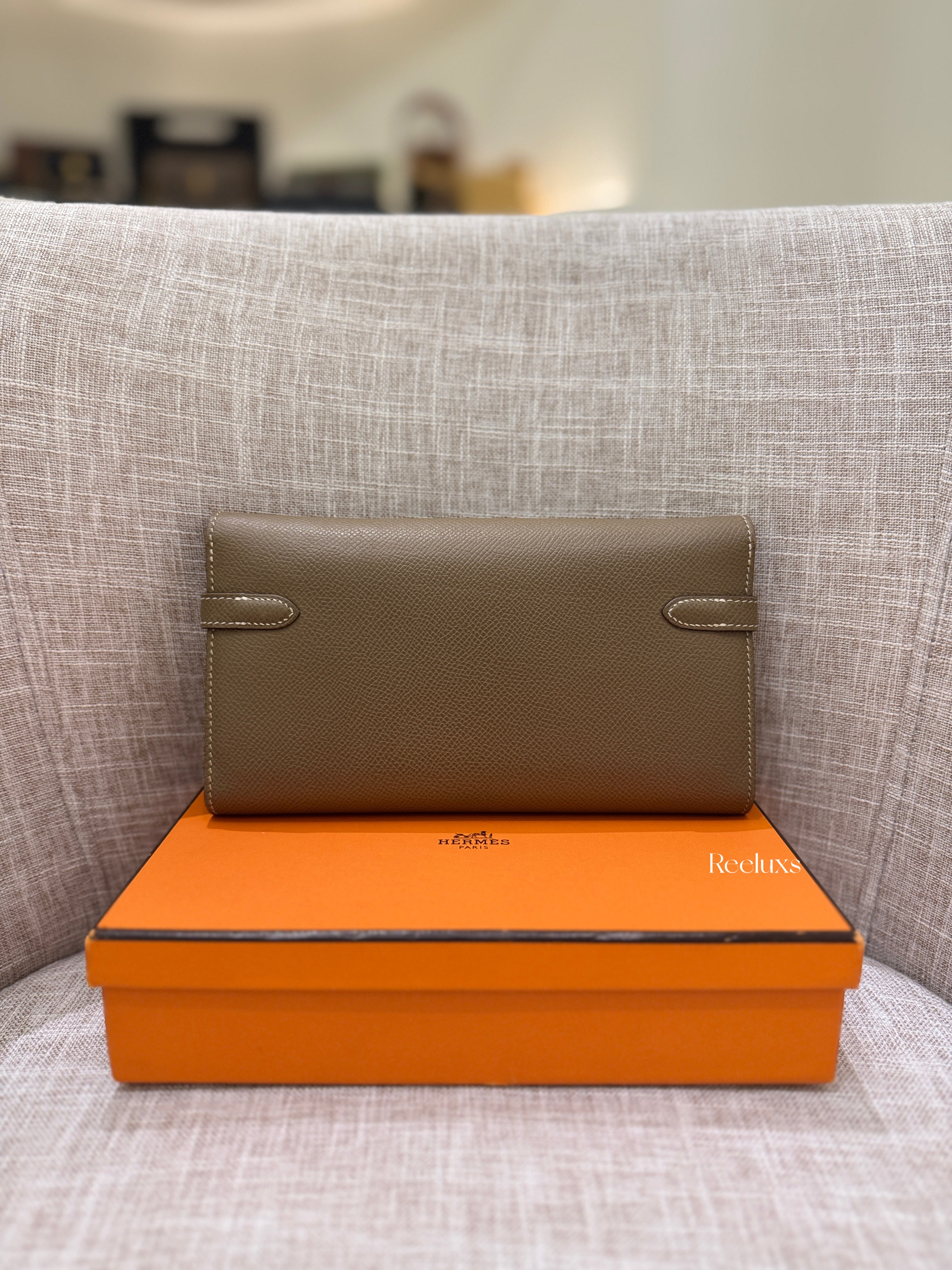 HERMÈS KELLY Classic To Go Wallet In The Shade Etoupe