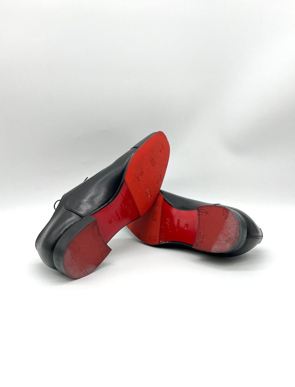 CHRISTIAN LOUBOUTIN
Calfskin Mens Greggo Flat Oxfords Black - Reeluxs 