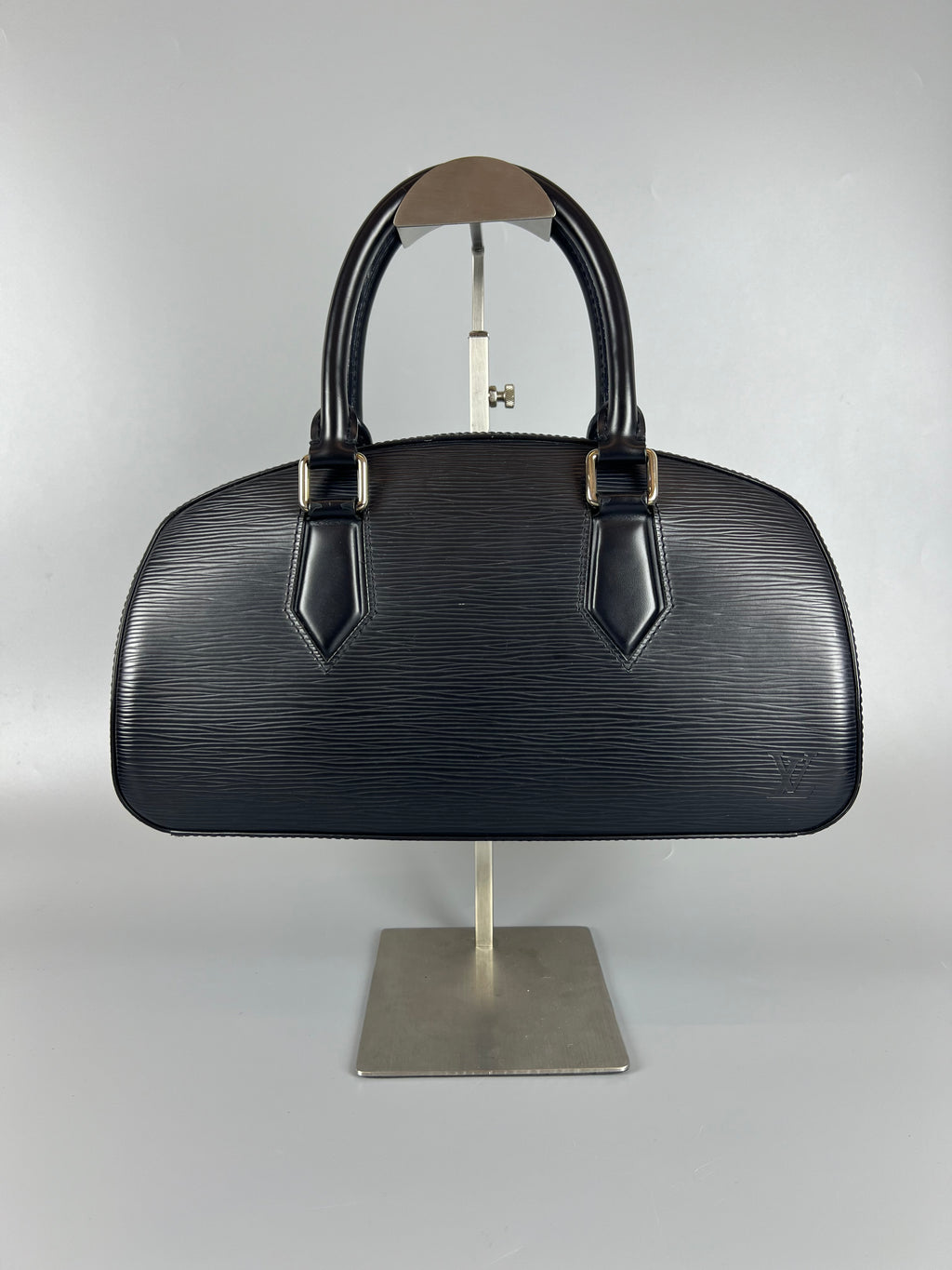 LOUIS VUITTON LV Vintage Jasmine Epi Noir Handbag