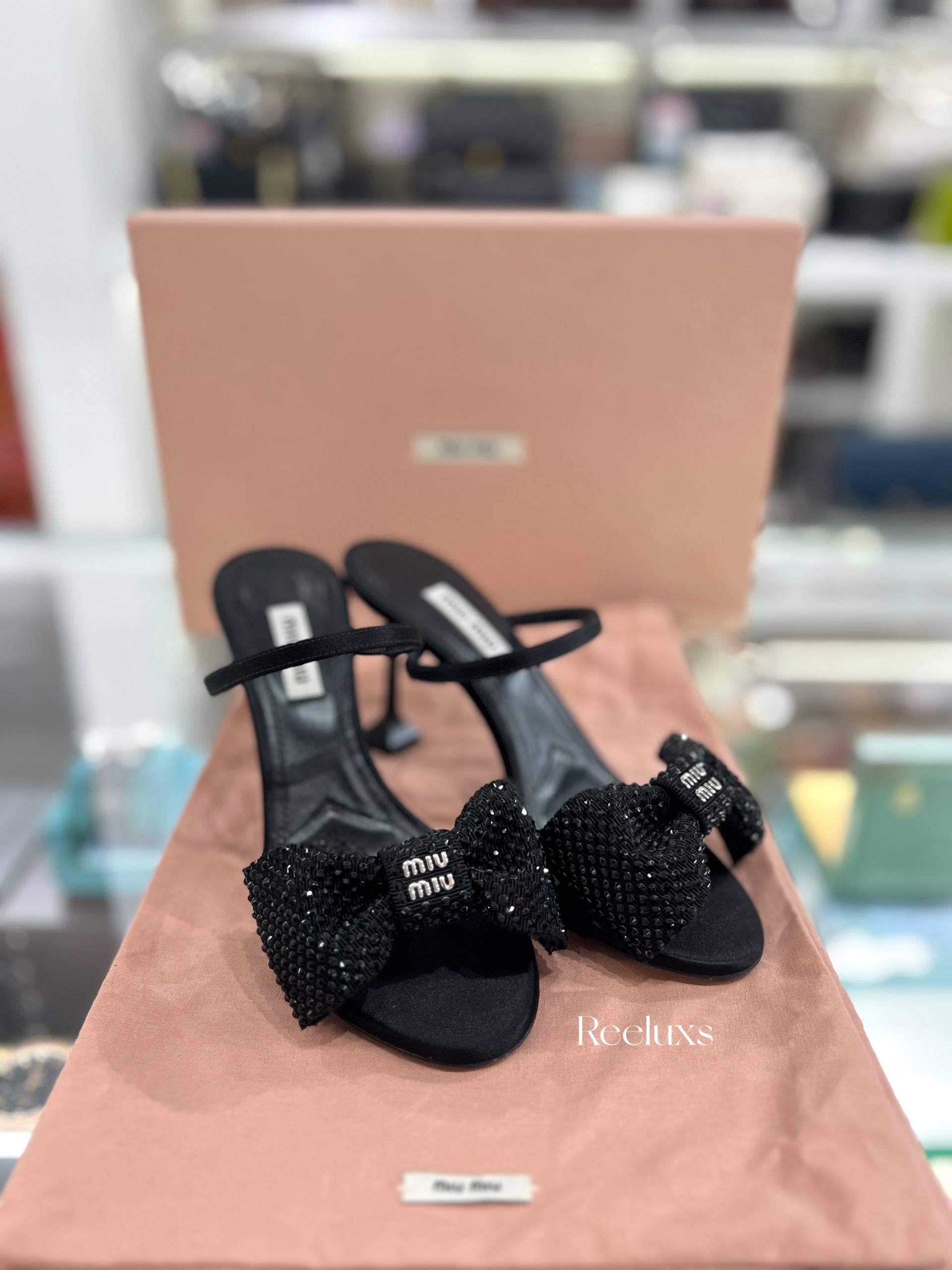 miu miu ミュール ブラック リボン　ソール張替え済　37ハーフ　24cm Miu Miu ミュール ブラック リボン付き 37 Miu Miu ミュール ブラック