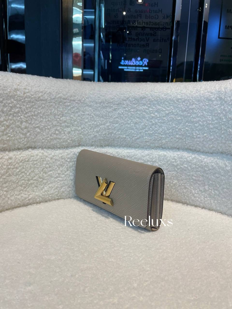 LOUIS VUITTON LV  Twist Wallet Galet Epi Leather