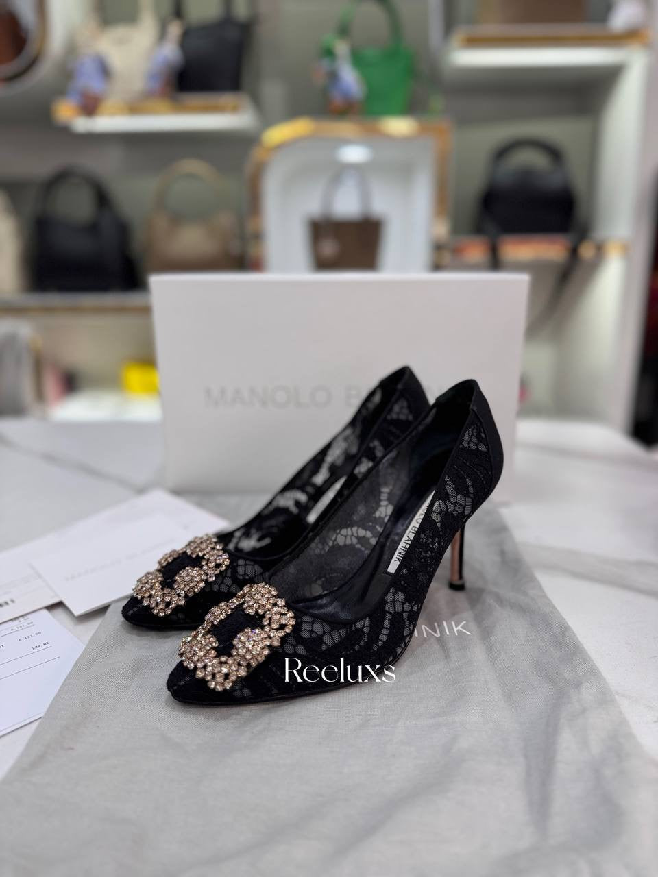 MANOLO BLAHNIK Hangisi Lace Pumps
