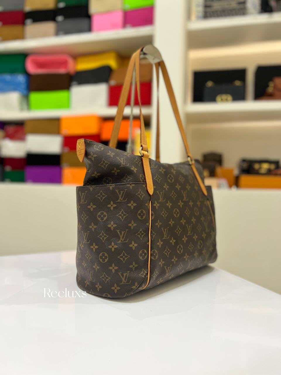 LOUIS VUITTON LV Totally MM Monogram Bag
