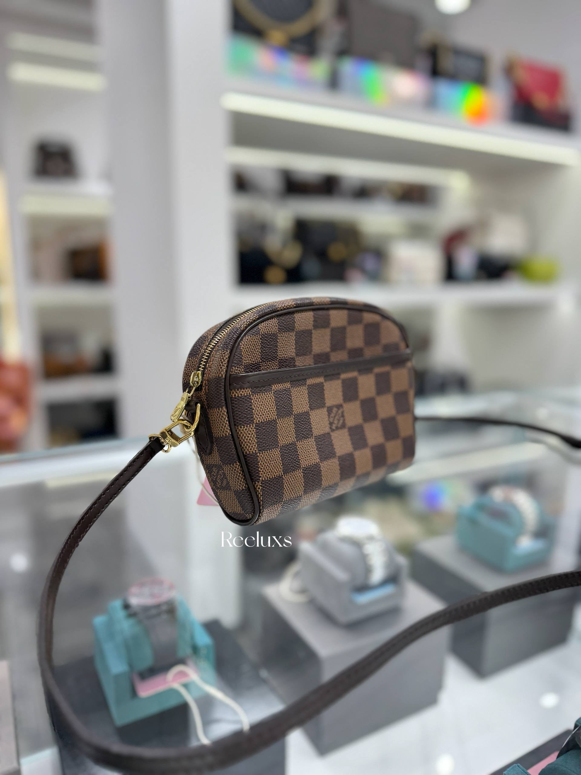 LOUIS VUITTON Ipanema Pochette Damier Crossbody Bag