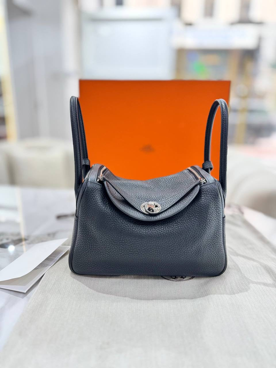 FULL SET HERMES Lindy 26 Taurillon Clemence Noir With Palladium Hardware