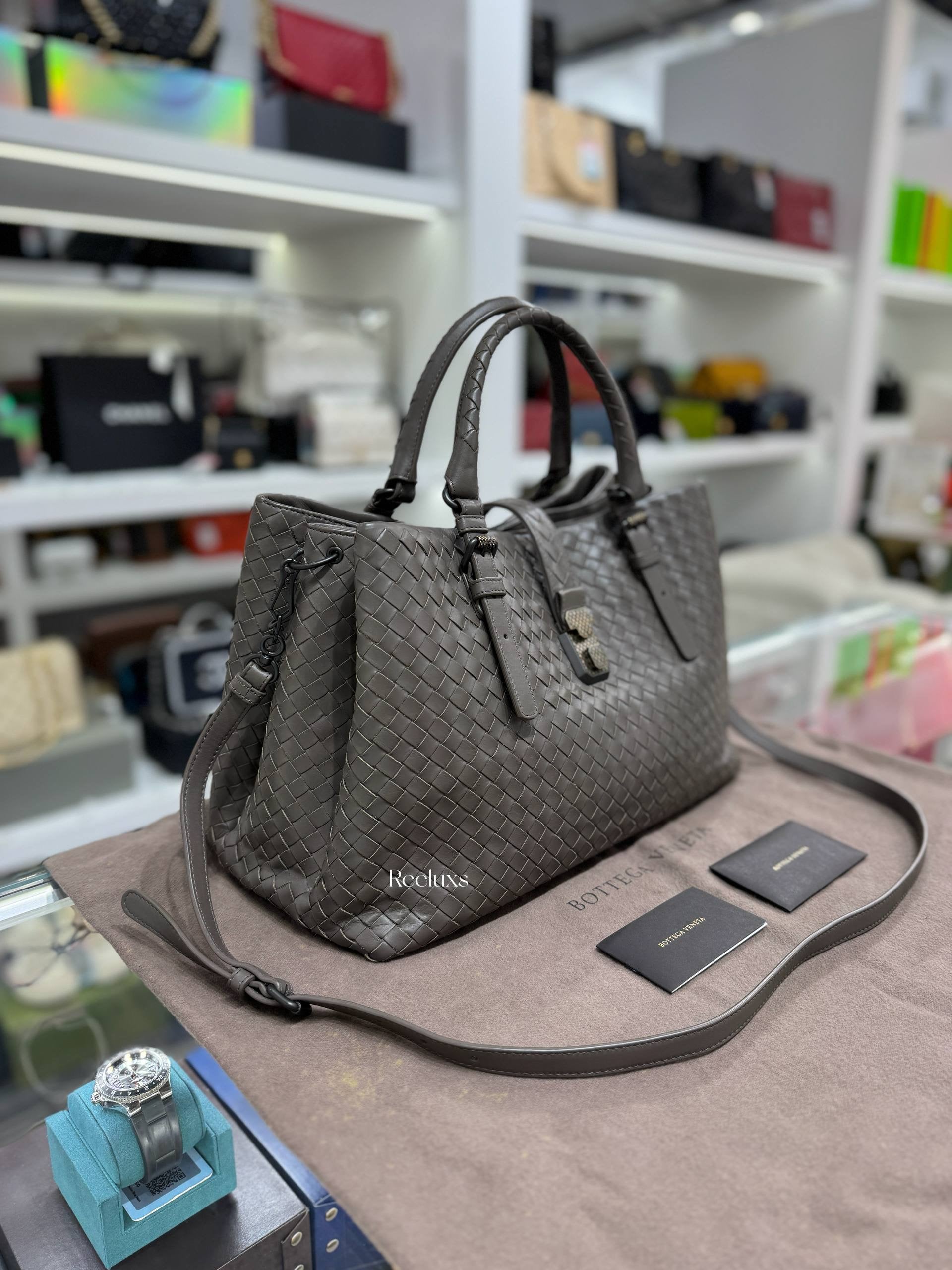 BOTTEGA Veneta Roma Intrecciato Leather Tote Bag