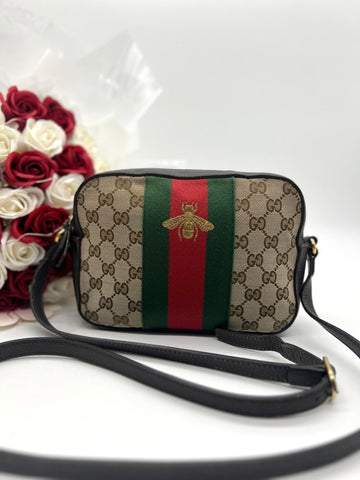 Pre -loved GUCCI Webby Bee canvas cross-body bag - Reeluxs 