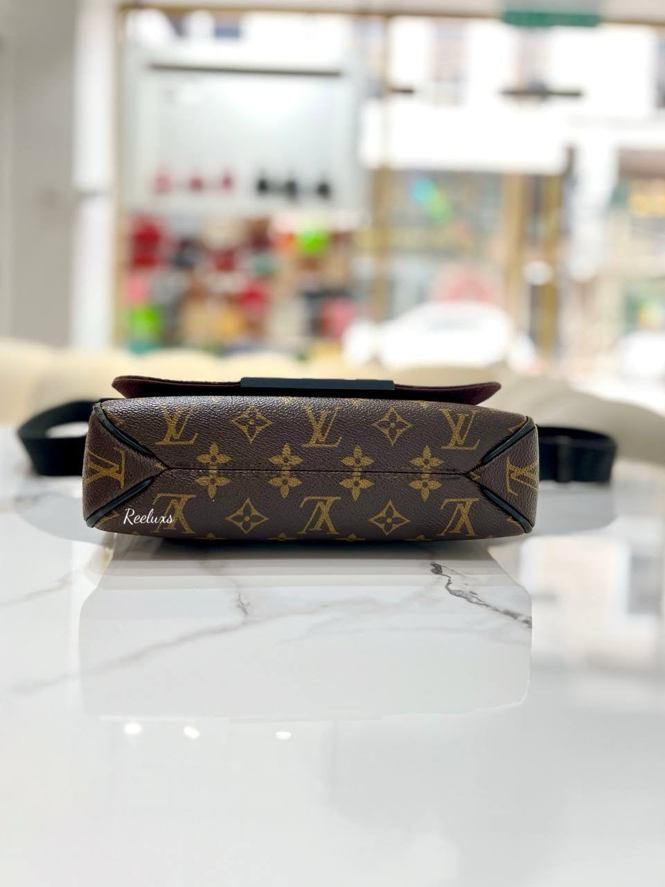 LOUIS VUITTON LV Monogram District PM Brown Messenger Bags