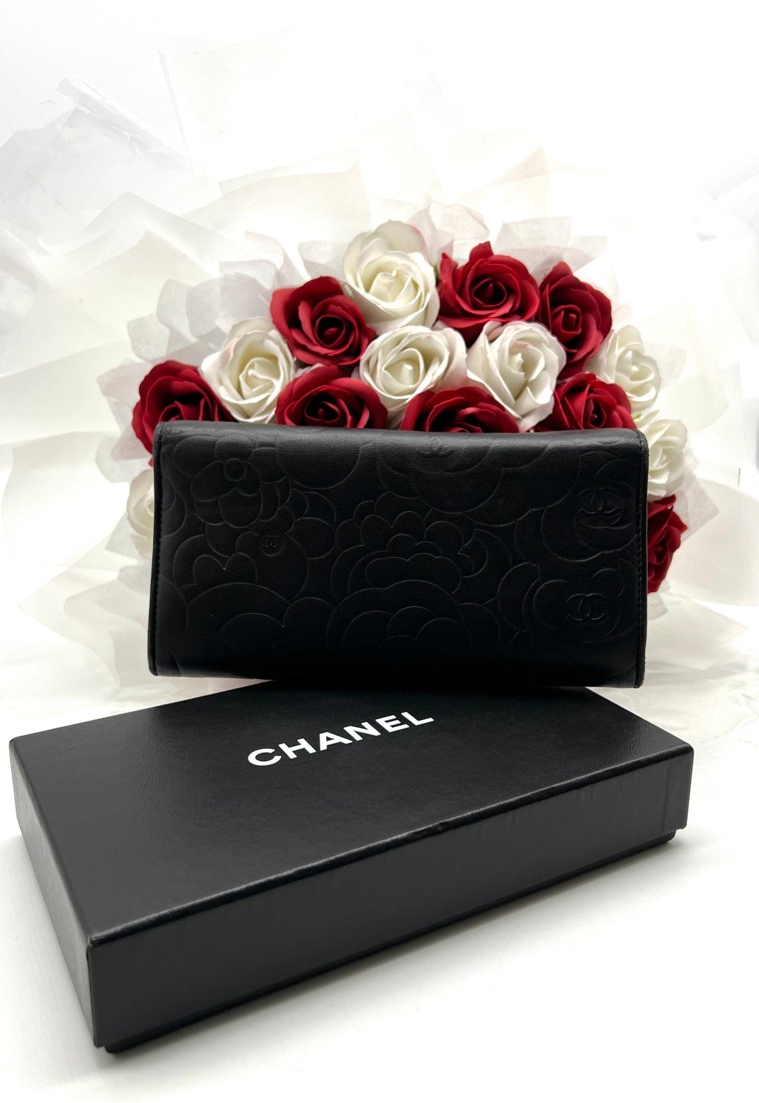 CHANEL Authentic Lambskin Camellia Flap Long Wallet - Reeluxs 