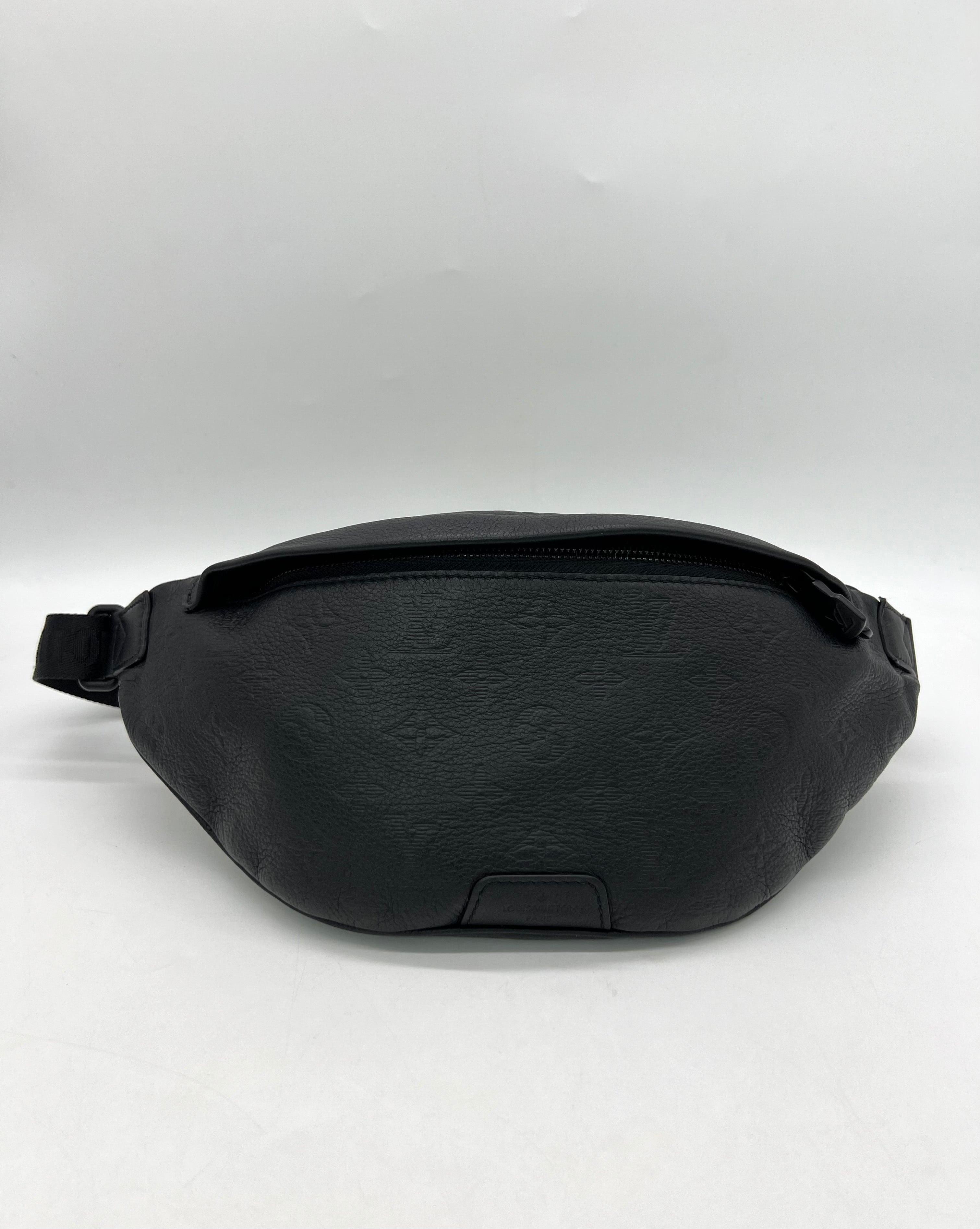 LOUIS VUITTON Discovery Belt Bag Black Leather - Reeluxs 