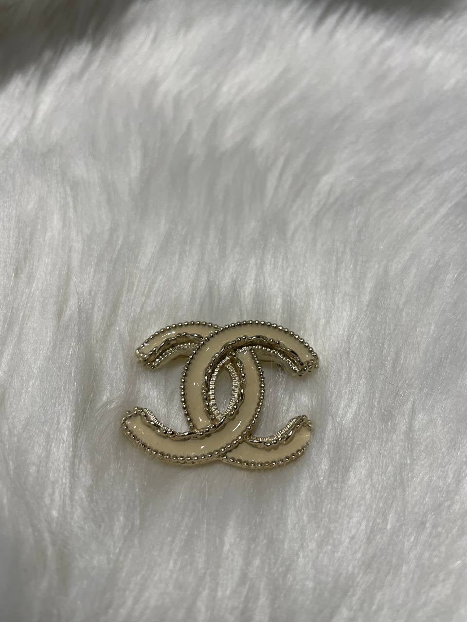 CHANEL CC Logo Brooch