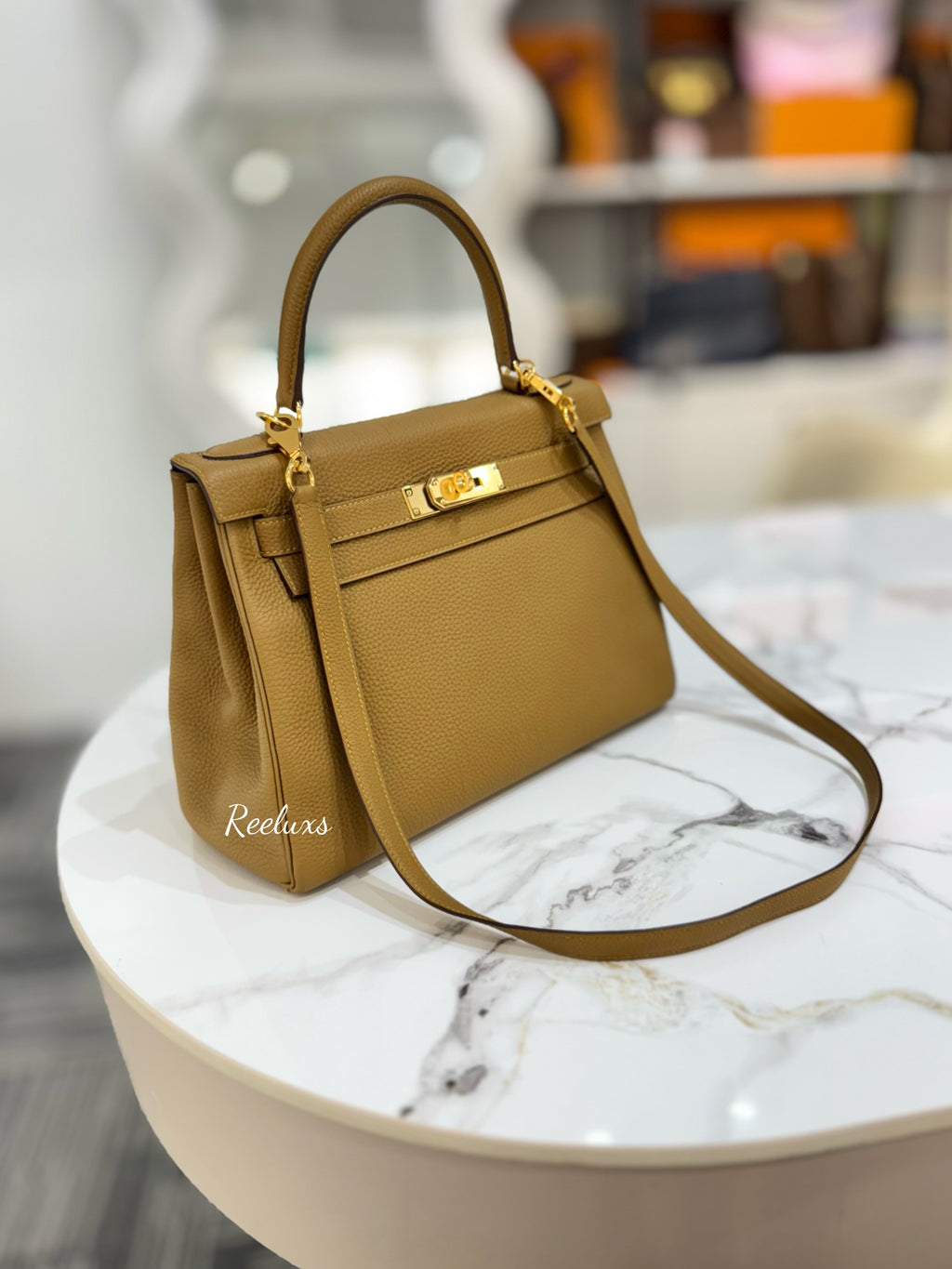 HERMES Kelly 28 Gold Hardware Handbag - Shoulder Bag ( 2- Way ) - GHW