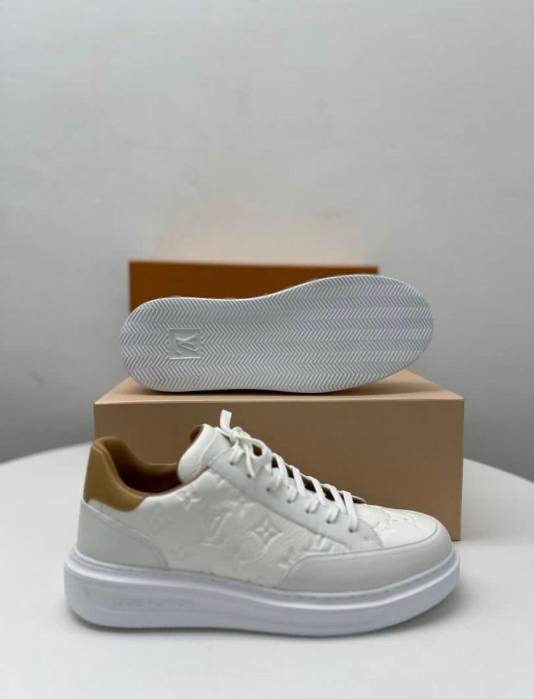 Louis Vuitton White Monogram Beverly Hills Sneaker Shoe Size 9 - Reeluxs 