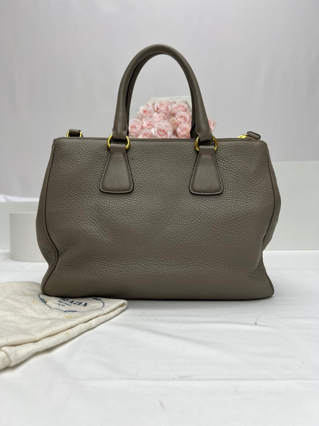 Prada Grey Vitello Daino Leather
Middle Zip Tote - Reeluxs 