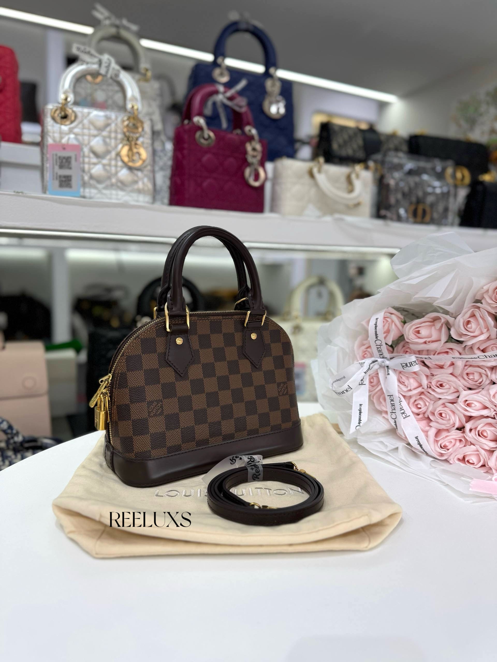 LOUIS VUITTON LV Alma BB Damier Ébène canvas
