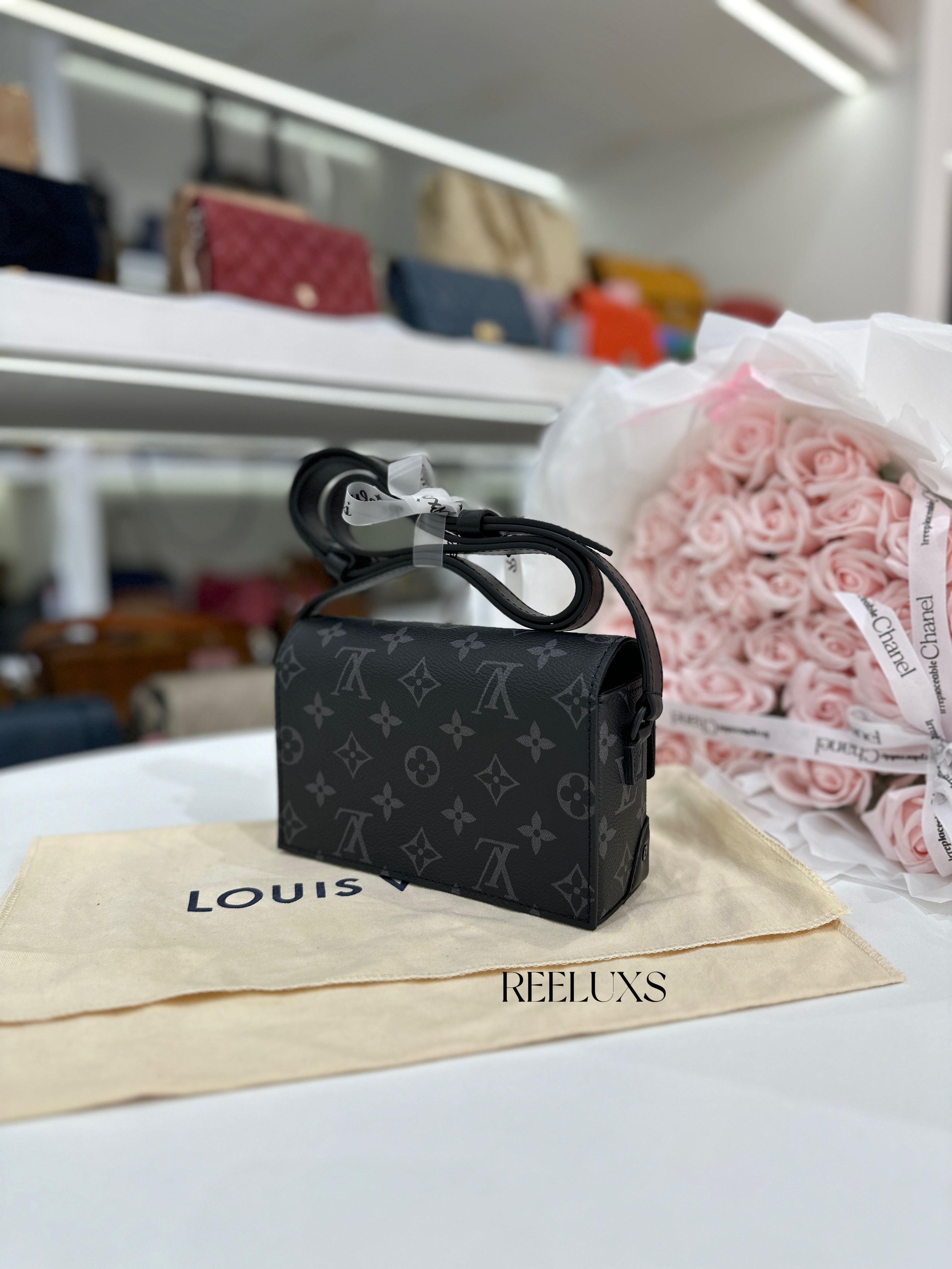 LOUIS VUITTON LV  Steamer Wearable Wallet