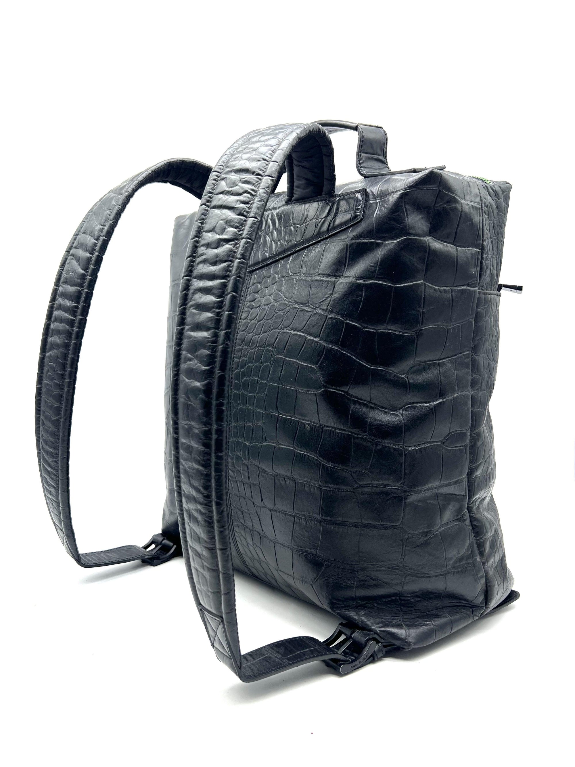 EMPORIO ARMANI BLACK LEATHER BACKPACK - Reeluxs 