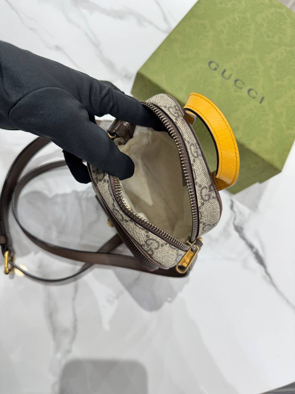 GUCCI Neo Vintage GG Supreme Small Crossbody Beige Bag
