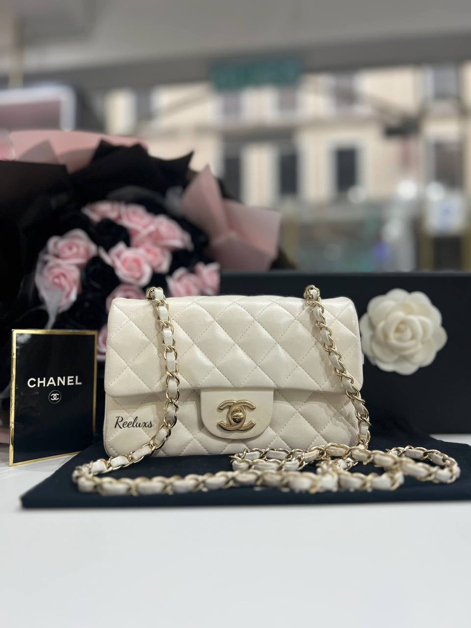 FULL SET CHANEL Timeless / Classique Leather Crossbody  Bag In White With Gold Hardware