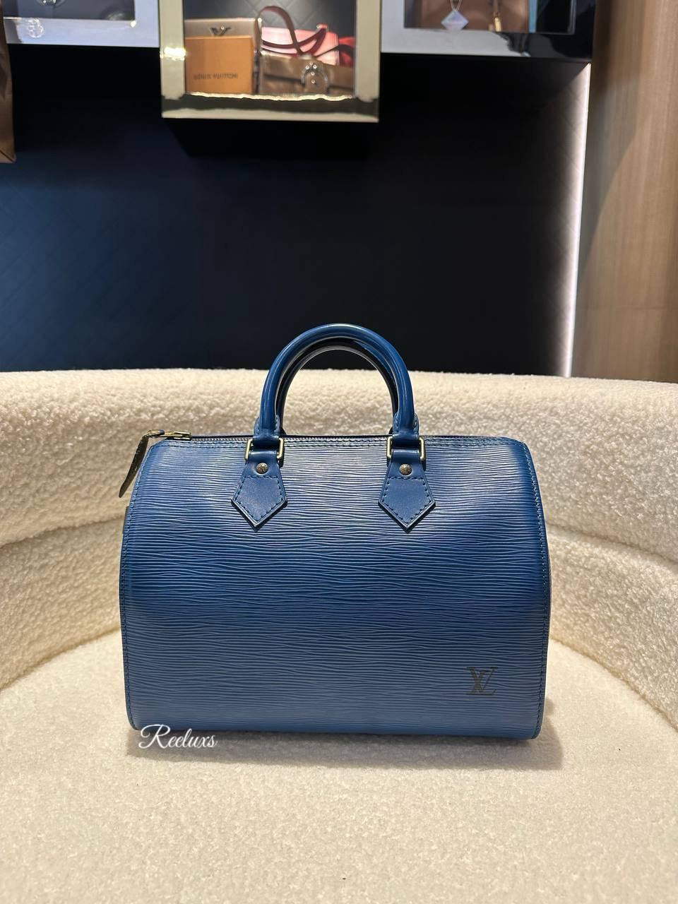 LOUIS VUITTON LV Epi Speedy 25 Speedy 25 Handbag Epi Leather in Toledo Blue