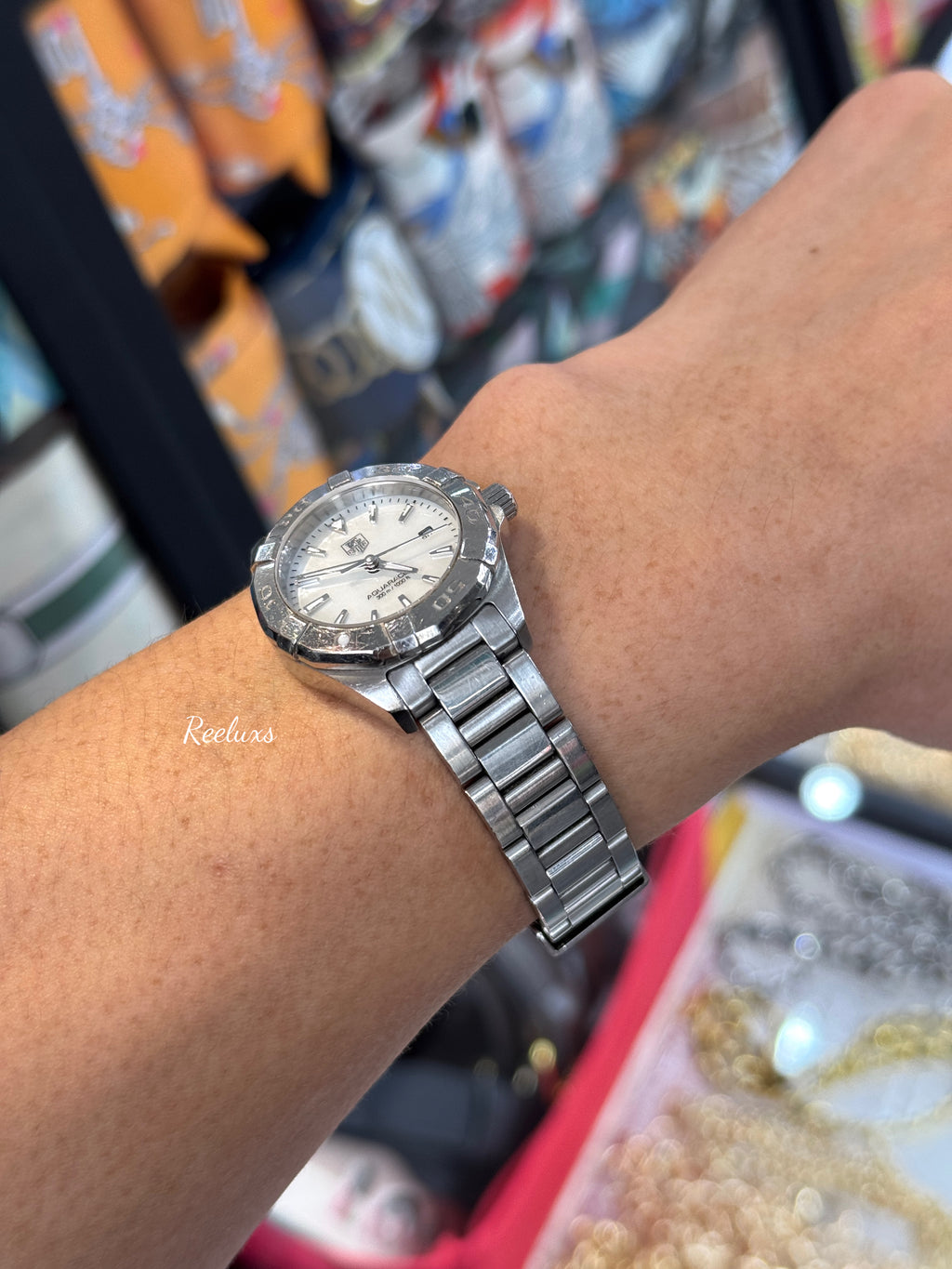 TAG Heuer Aquaracer Quartz With A Mother-of-pearl Dial and Steel Case 27 mm