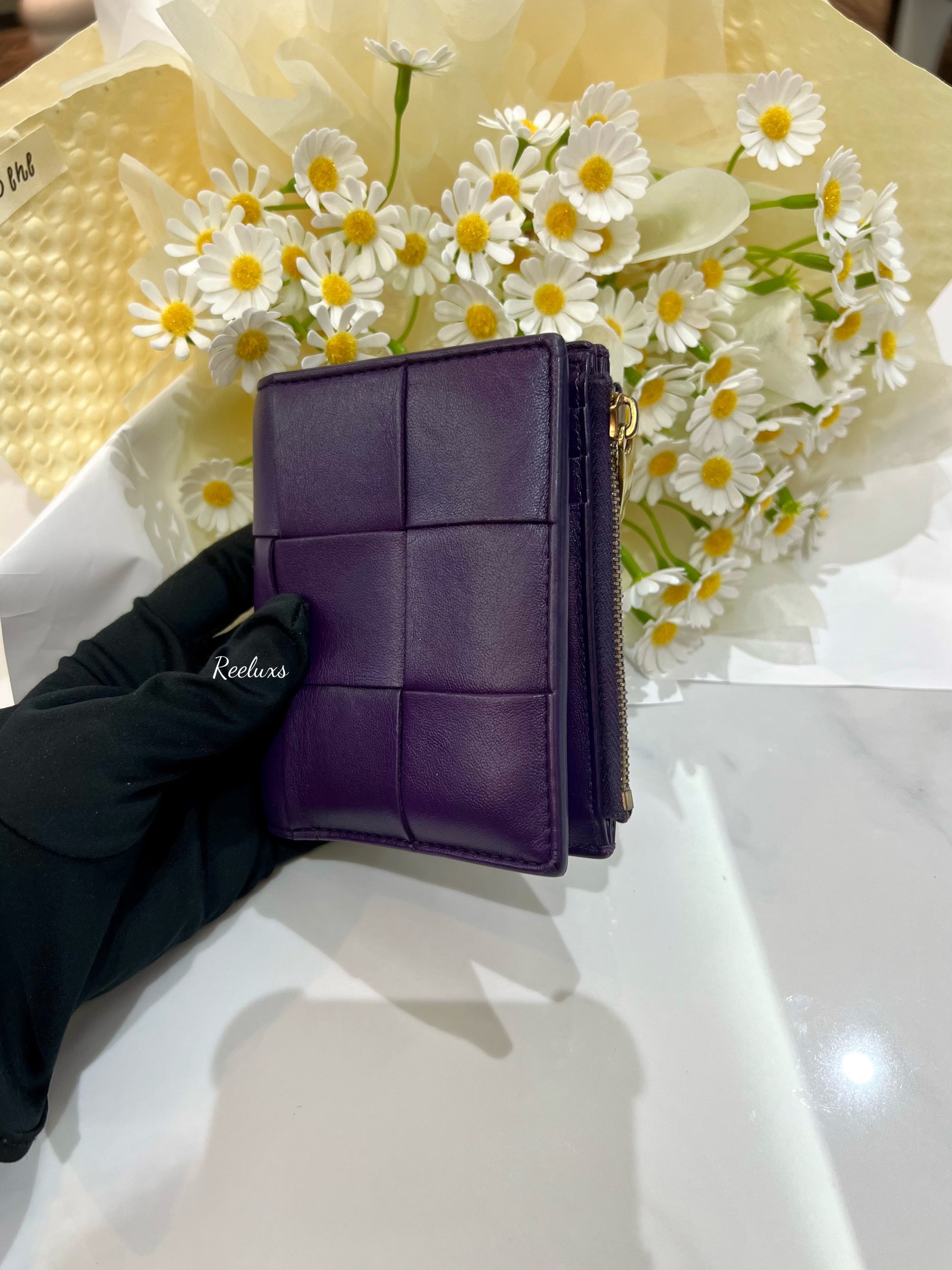 BOTTEGA VENETA Maxi Intrecciato Leather Bifold Wallet