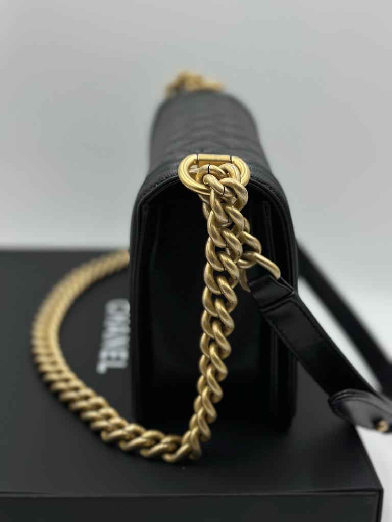 CHANEL BOY MEDIUM CAVIAR SKIN GHW (Full Complete Set) - Reeluxs 
