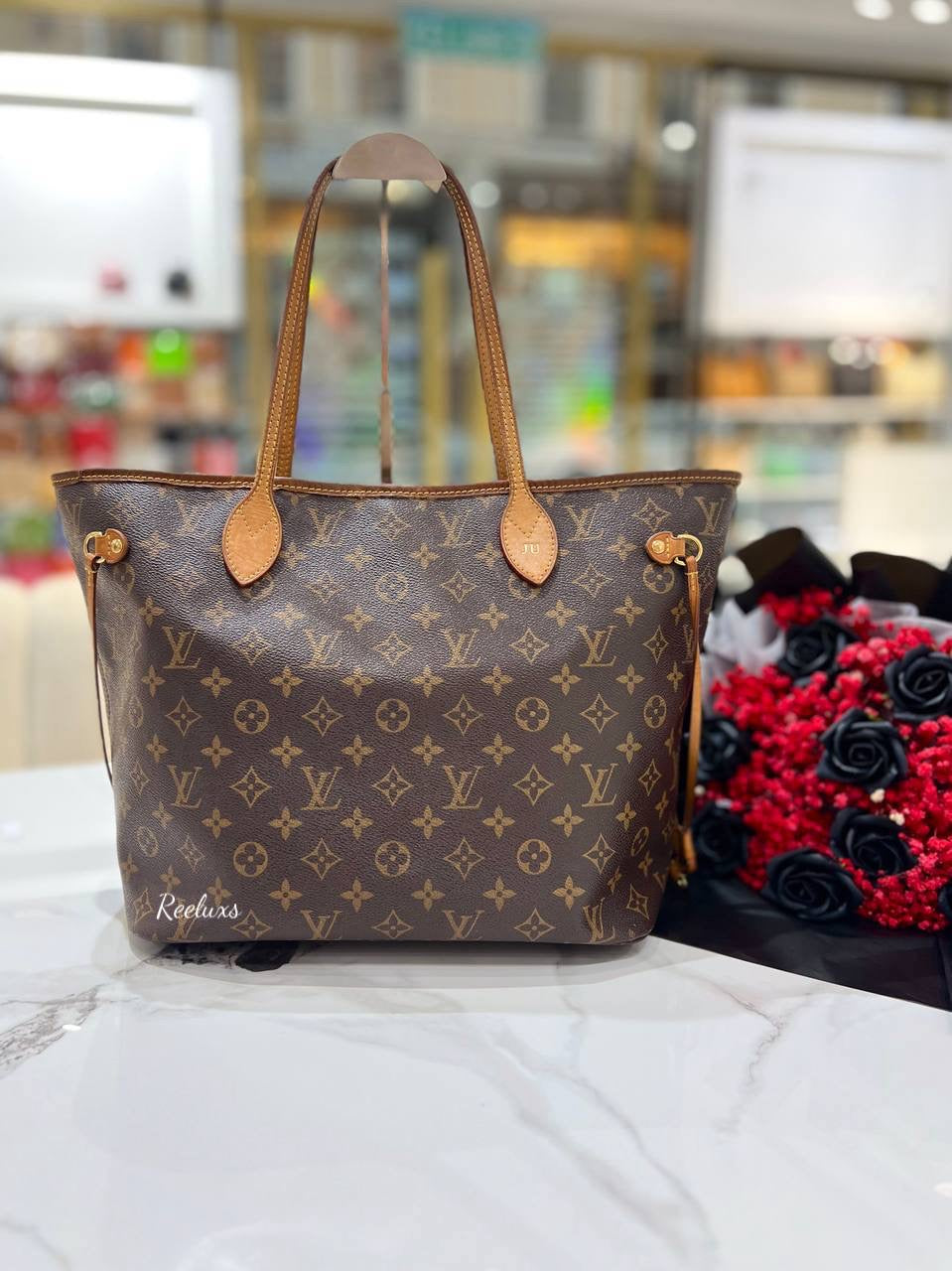 LOUIS VUITTON LV Monogram Neverfull MM Tote Handbag