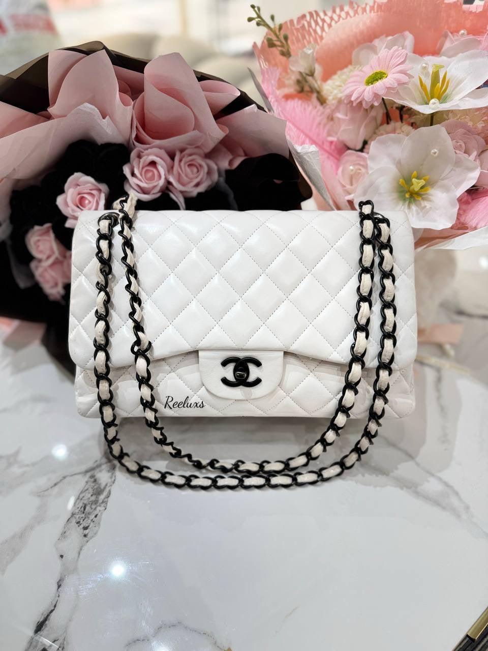 CHANEL Classic Jumbo Double Flap Bag