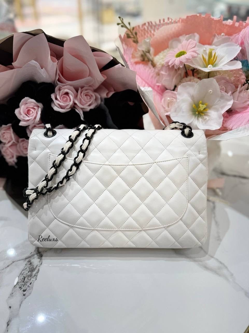 CHANEL Classic Jumbo Double Flap Bag