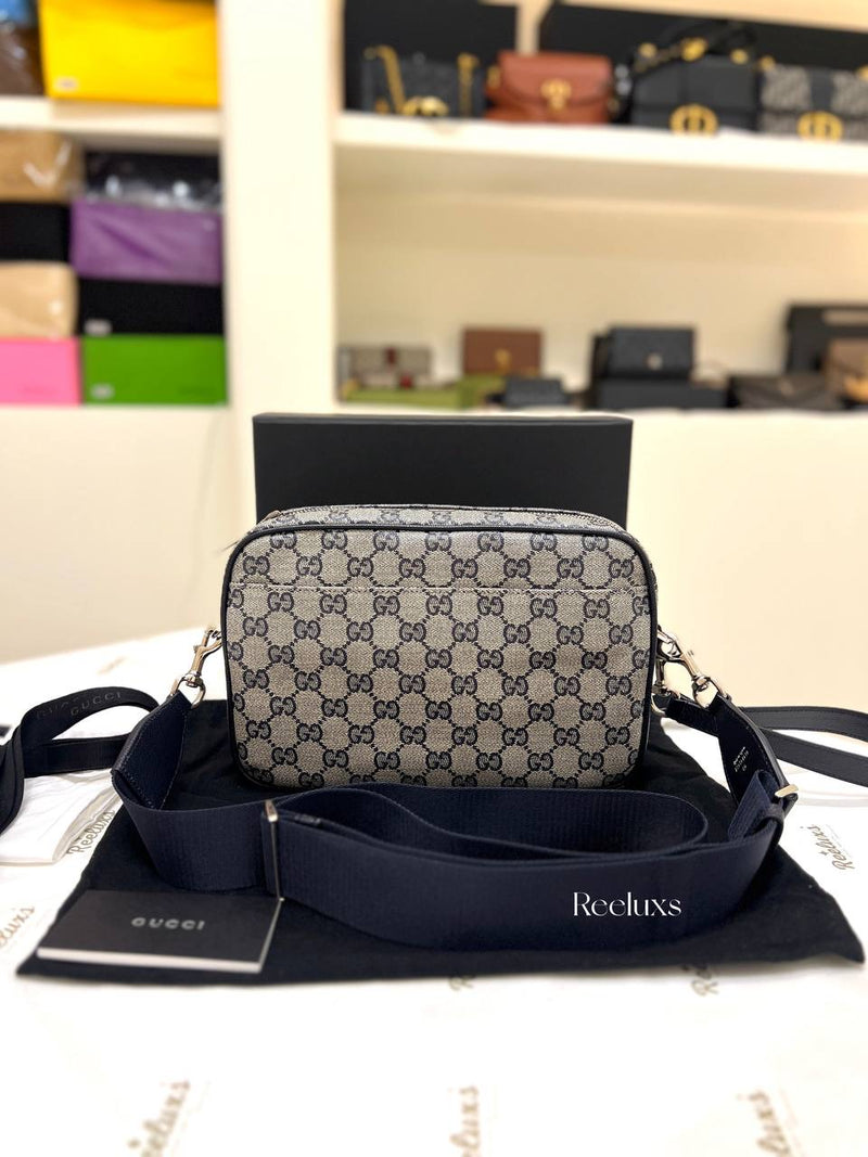 GUCCI Essence Classic Small Crossbody Bag