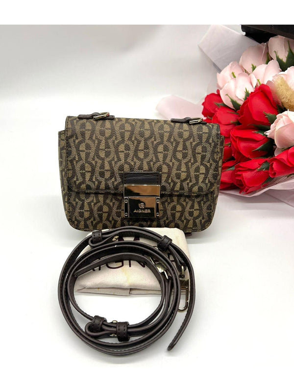 Aigner heads into new era with Zoe mini bag - Reeluxs 