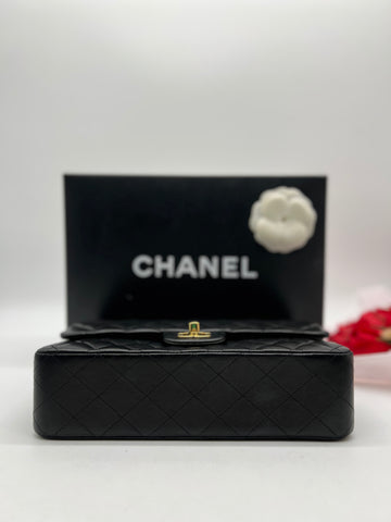 CHANEL Classic Median Bag In Black Lambskin - Reeluxs 