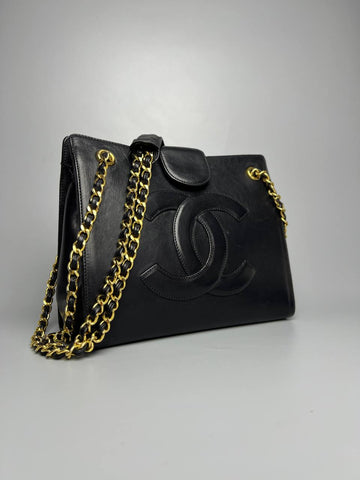 CHANEL Black Leather Vintage Shoulder Bag With GHW For Lady