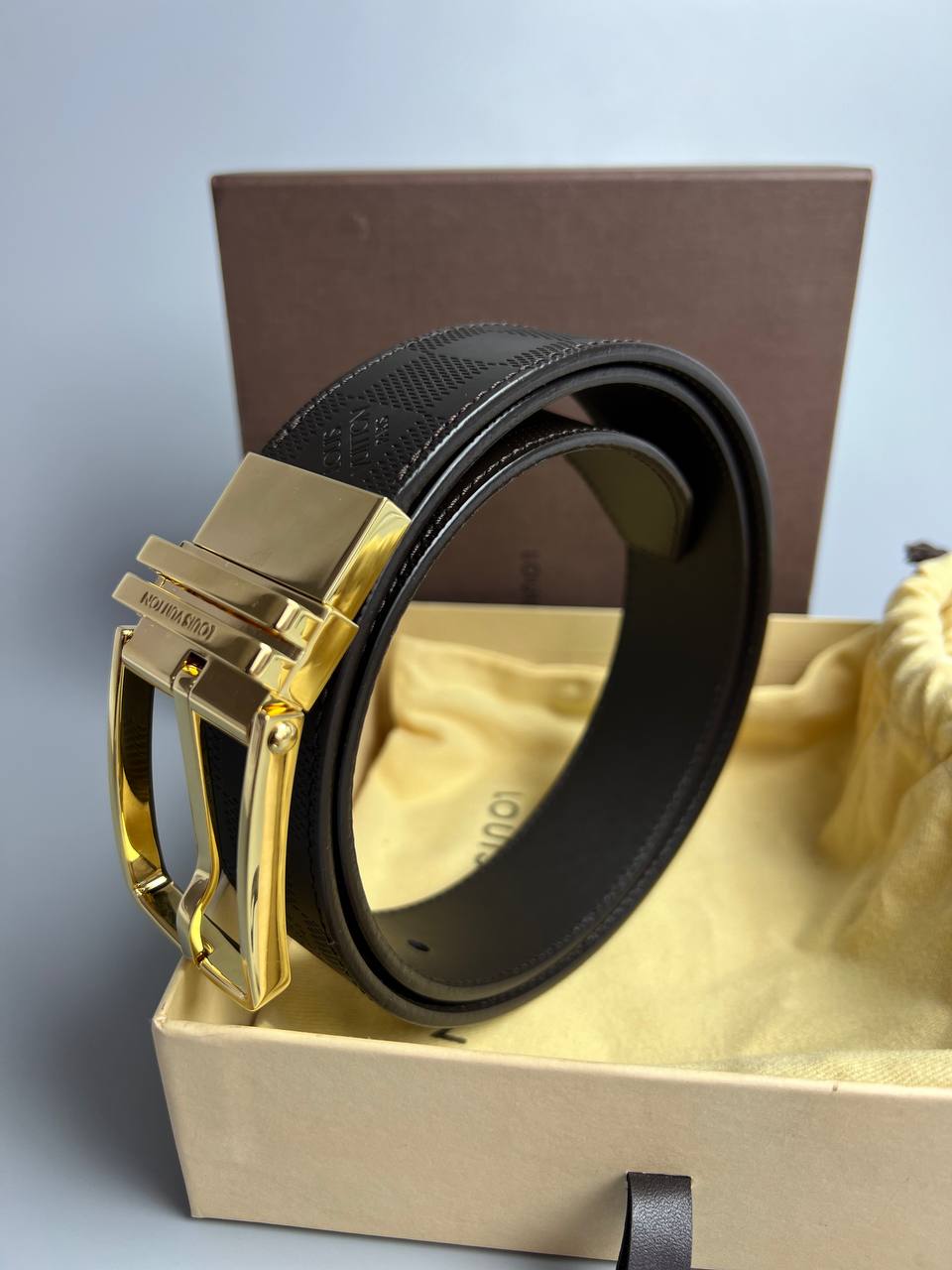 LOUIS VUITTON Men's Brown  Leather Gold Metal Buckle Belt