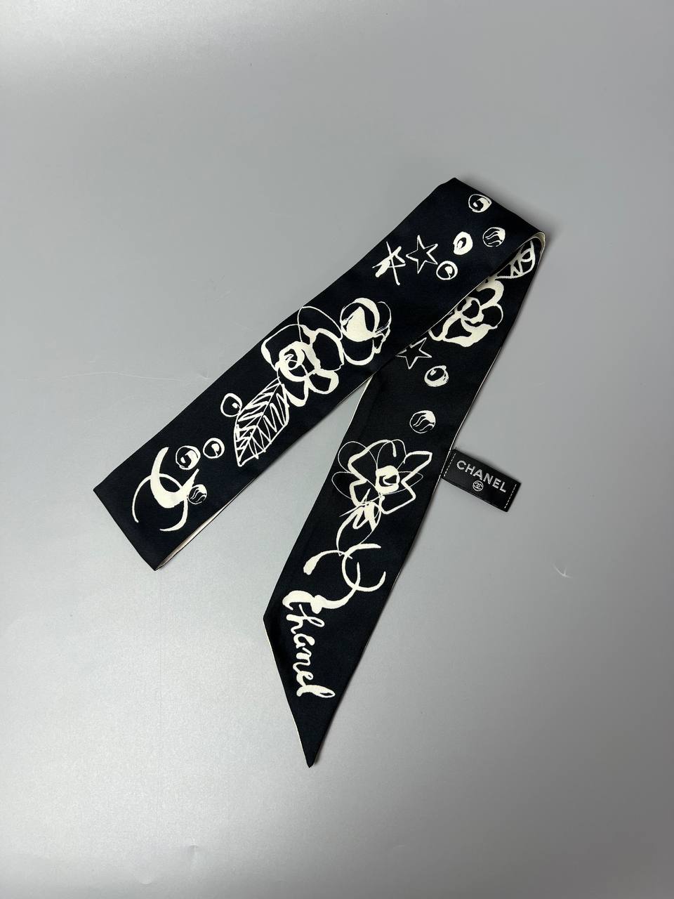 CHANEL Silk Neckband Black White Ribbon Twilly