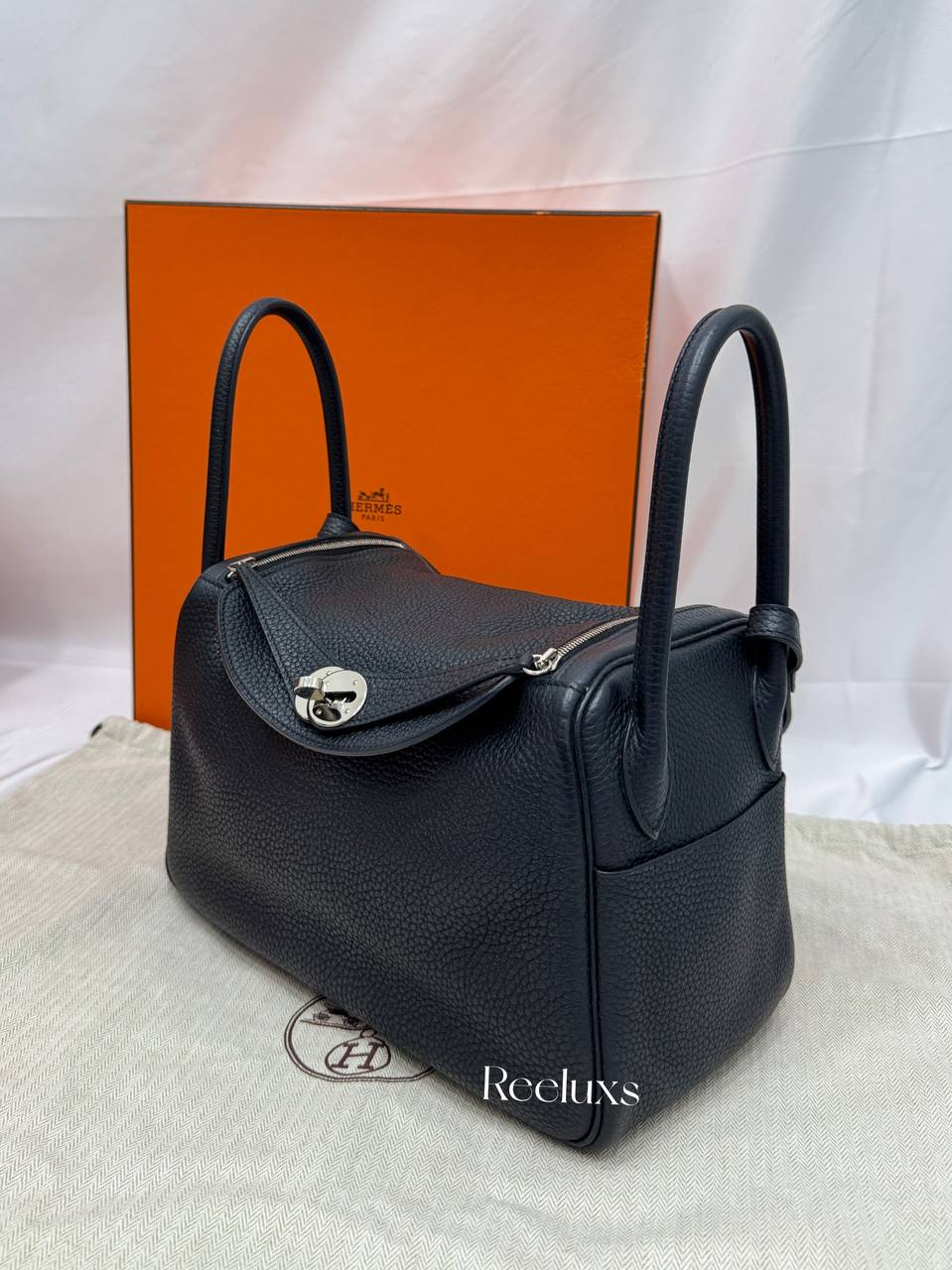 FULL SET HERMES Lindy 26 Taurillon Clemence Noir With Palladium Hardware