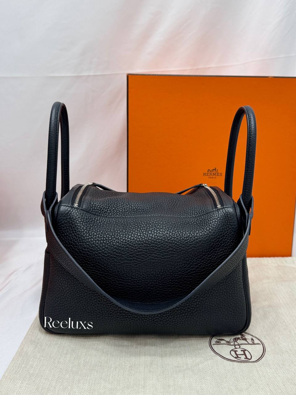 FULL SET HERMES Lindy 26 Taurillon Clemence Noir With Palladium Hardware