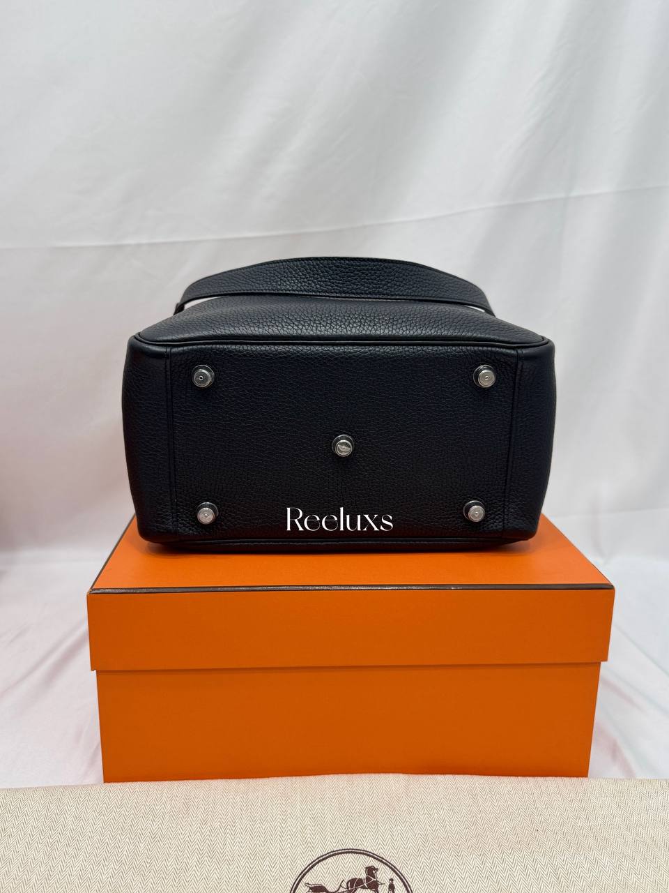 FULL SET HERMES Lindy 26 Taurillon Clemence Noir With Palladium Hardware